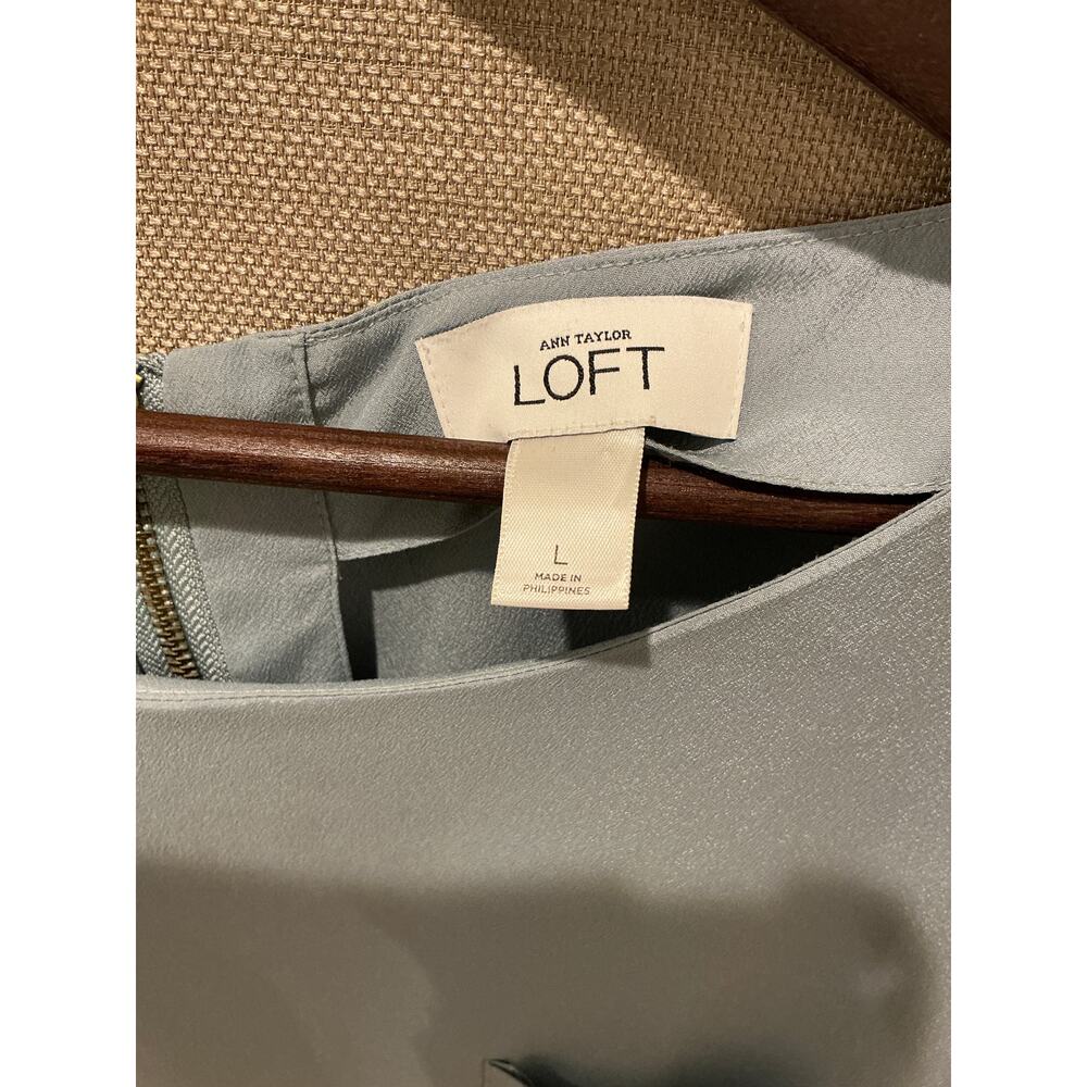 LOFT Blue/Green Blouse Zip Back Short Sleeve Pocket Minimalist‎ Women’s Large - Picture 3 of 4